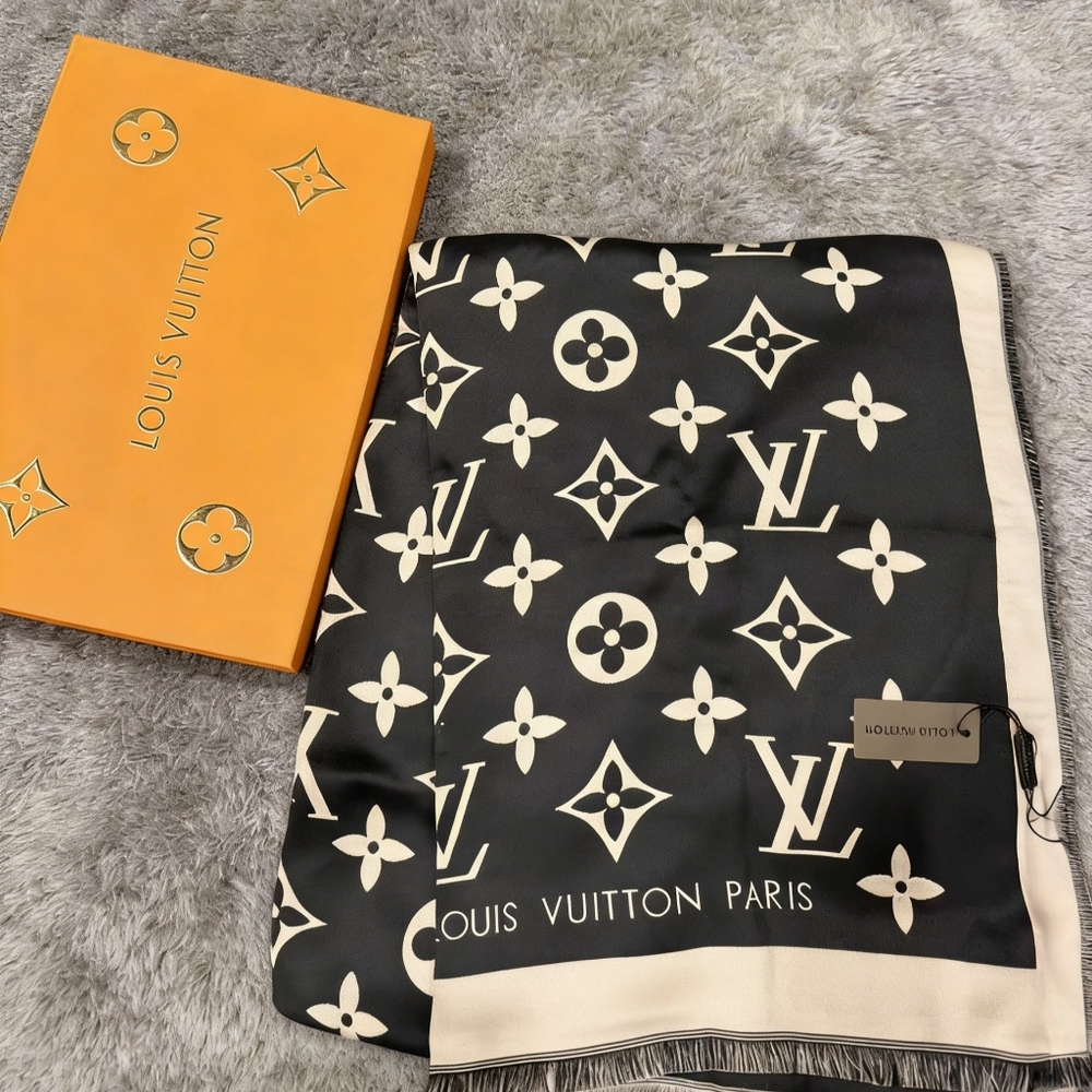 Louis Vuitton Monogram Shawl